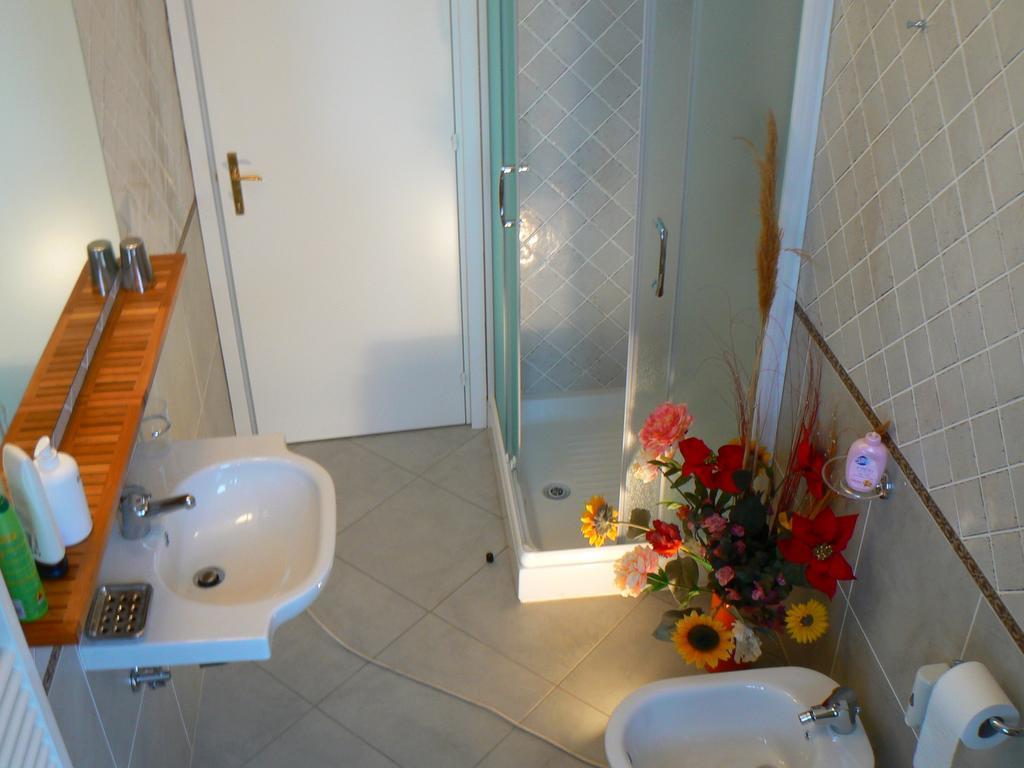 أوربينو B&B Aquilone الغرفة الصورة